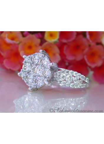 Precious "Solitaire Style" Diamond Ring