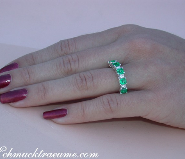 Diamanten Ring mit kolumbianischen Smaragden