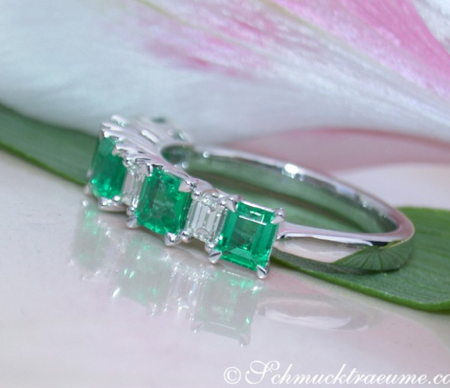 Diamanten Ring mit kolumbianischen Smaragden