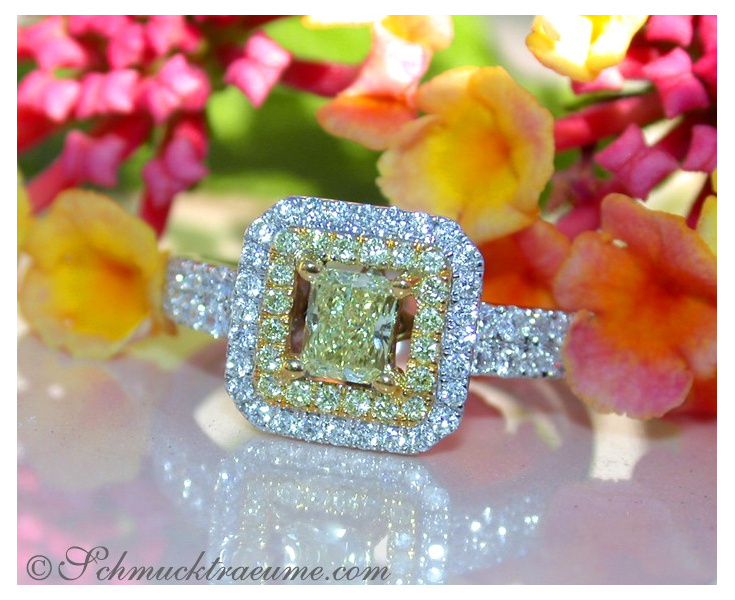 Terrific Yellow & White Diamond Ring