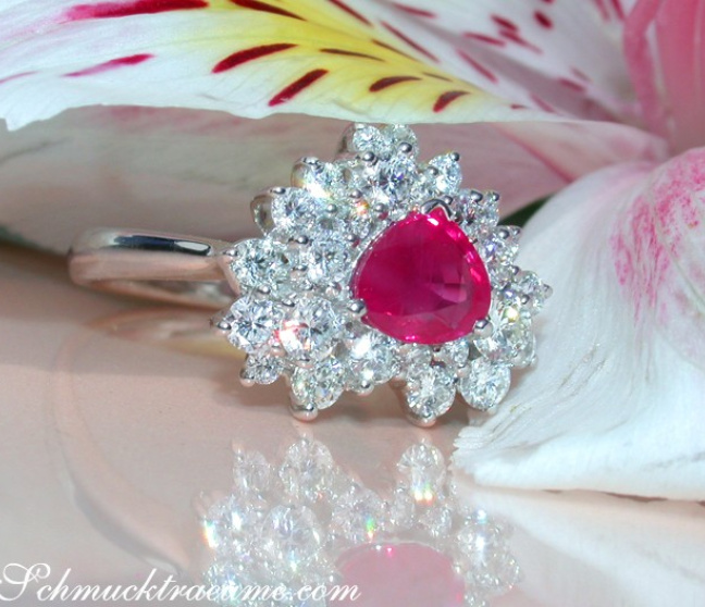 Burma Rubin Ring mit Brillanten