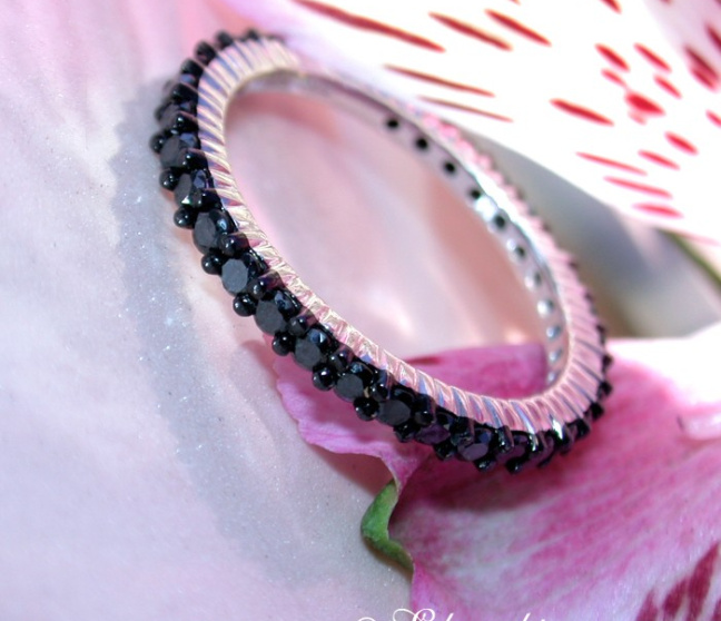 Memory Ring mit schwarzen Diamanten