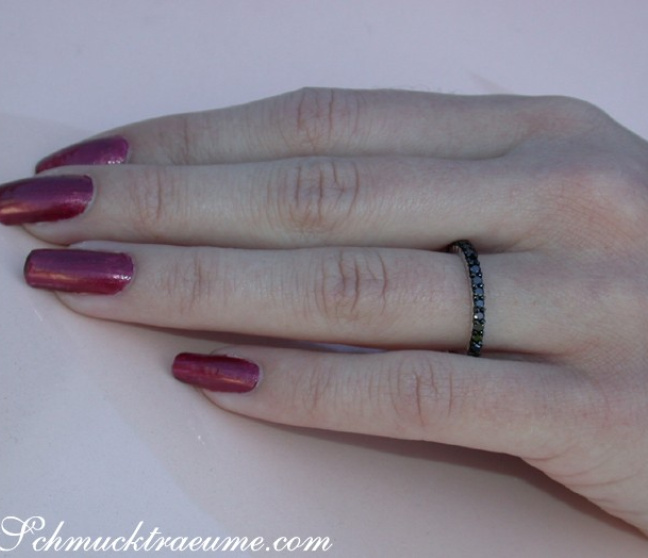 Memory Ring mit schwarzen Diamanten