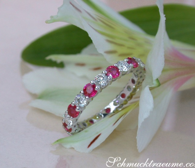 Brillanten Memory Ring mit Rubinen
