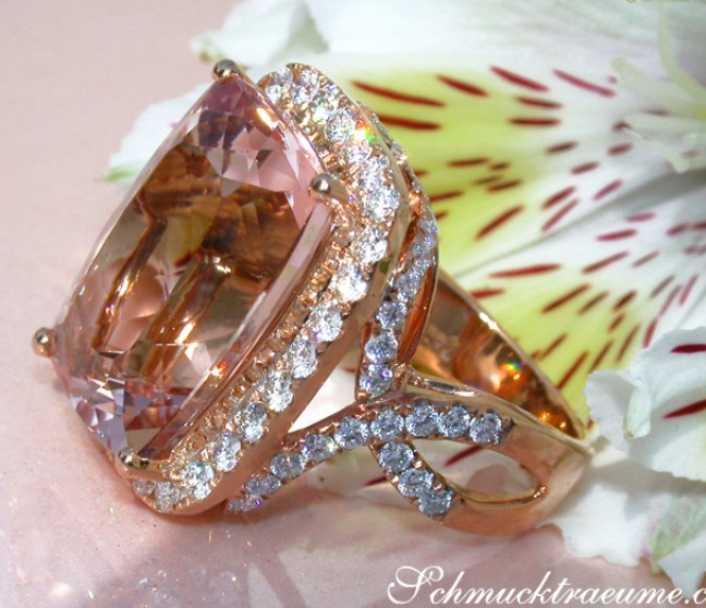 Morganit Ring mit Brillanten in Roségold 750