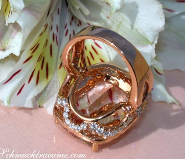 Morganit Ring mit Brillanten in Roségold 750