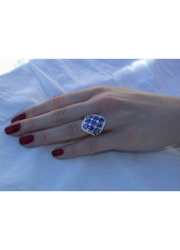 Stately Ceylon Sapphire Ring with Diamonds