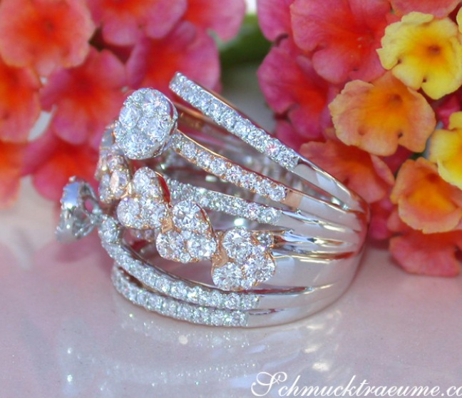 Mehrreihiger Brillanten Ring im Herz Design