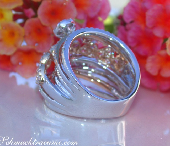 Mehrreihiger Brillanten Ring im Herz Design