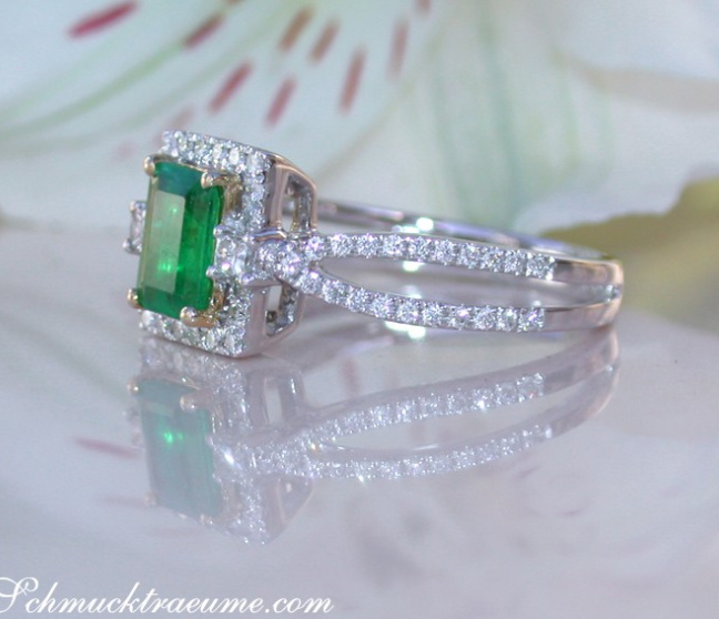 Smaragd Ring mit Brillanten