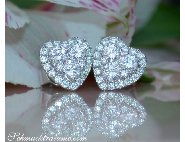 Feminine Diamond Hert Stud Earrings