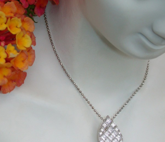 Brillanten Tropfen Anhänger mit Princess Diamanten