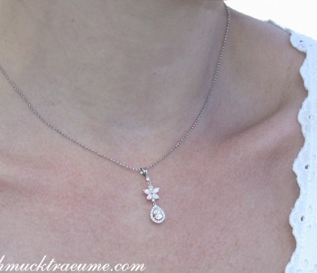  Brillanten Anhänger mit Marquise Diamanten
