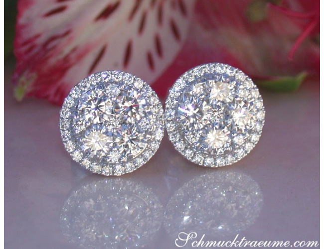 Exquisite Round Diamond Studs