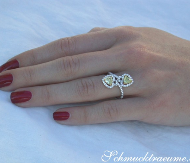 Herz Ring mit Brillanten und gelben Diamanten