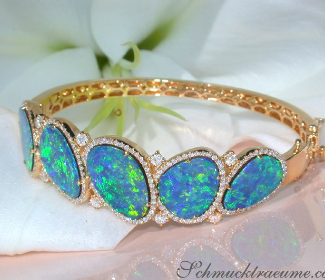 Boulder Opal Armreif mit Brillanten
