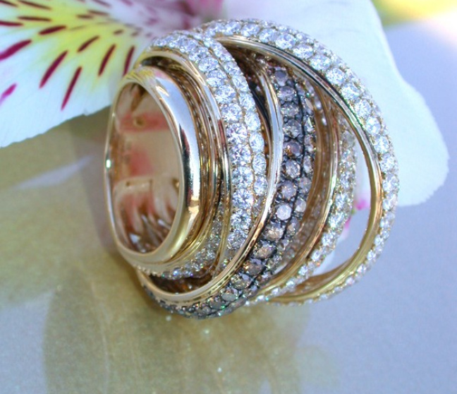 Mehrreihiger Brillanten Ring mit naturbraunen Brillanten in stattlicher Größe