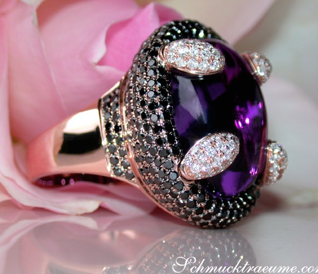 Amethyst Ring mit Brillanten und schwarzen Diamanten