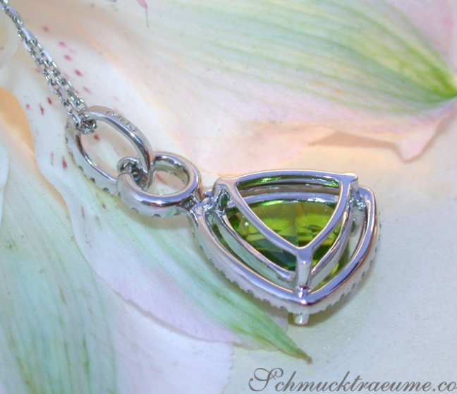 Peridot Anhänger mit Brillanten