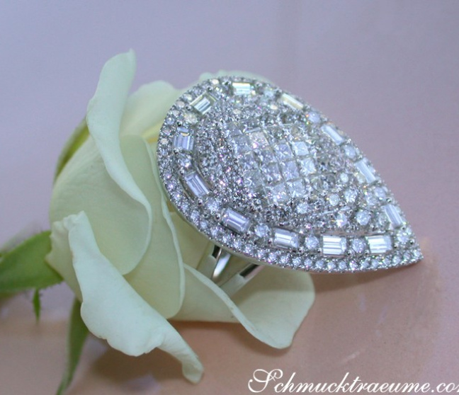 Diamant Tropfen Ring in Weißgold 750