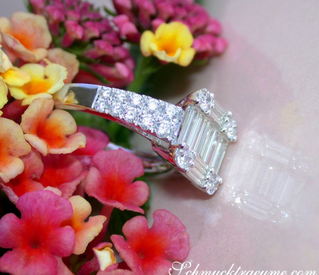 Brillant Ring mit Baguette Diamanten in Weißgold 750