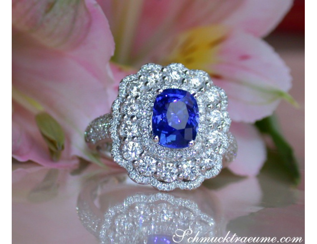 Exquisite Sapphire Ring with Diamonds