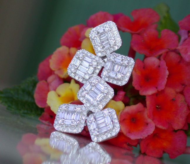 Ausgefallene Diamant Ohrringe in Weißgold 750