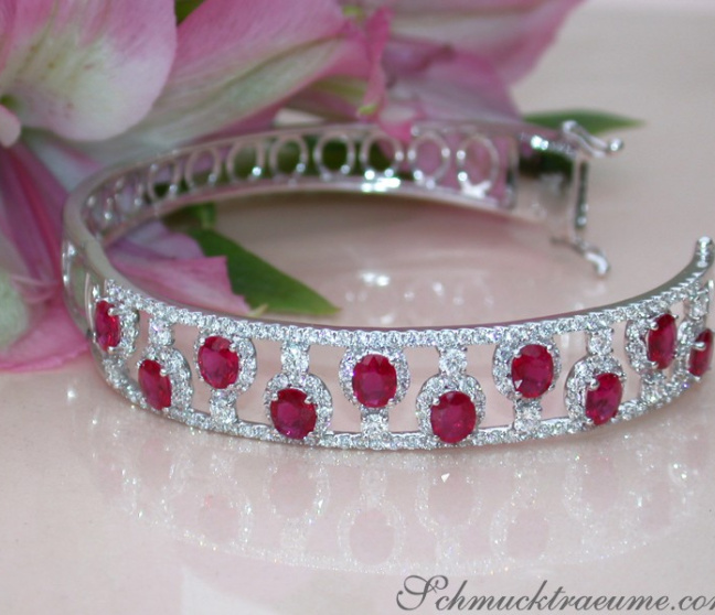 Rubin Armreif mit Brillanten
