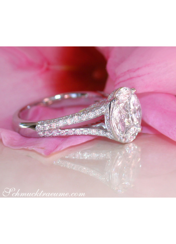 Exquisite "Illusion Design" Diamond Ring