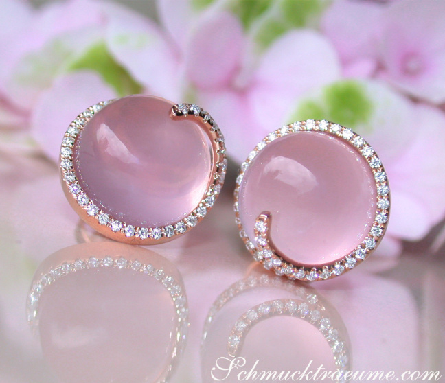 Rosenquarz Ohrstecker mit Diamanten in Roségold