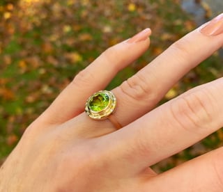 Ring "Orbit" mit Peridot und Brillanten #11