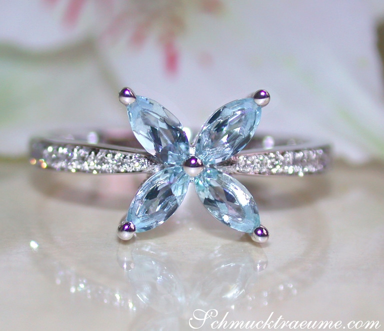 Anmutiger Aquamarin Ring mit Diamanten im Blüten Design #1 Anmutiger Aquamarin Ring mit Diamanten im Blüten Design #1