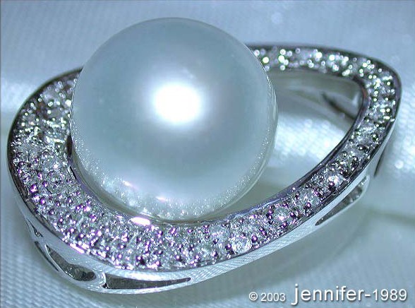 Pretty Southsea Pearl Pendant with Diamonds (Mikimoto Design) #1 Pretty Southsea Pearl Pendant with Diamonds (Mikimoto Design) #1