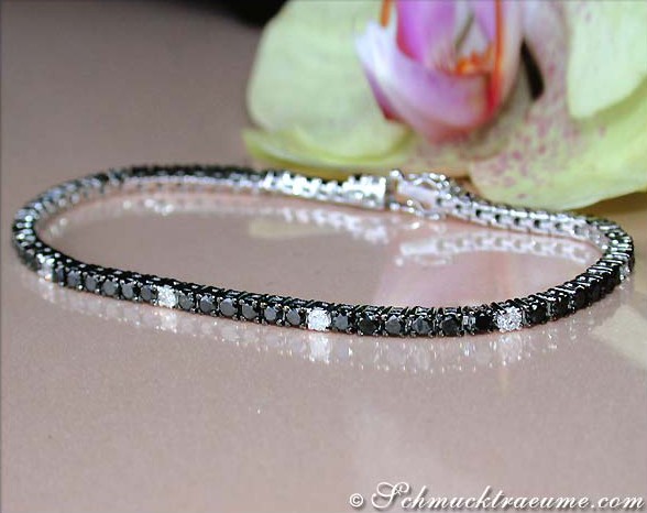 Pretty Tennis Bracelet with Black & White Diamonds #1 Pretty Tennis Bracelet with Black & White Diamonds #1