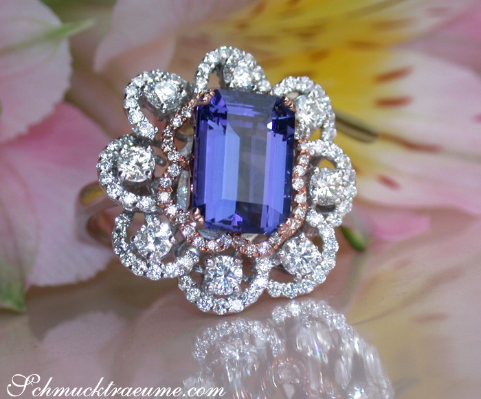 Exceptional AAA Tanzanite Ring with Diamonds #1 Exceptional AAA Tanzanite Ring with Diamonds #1