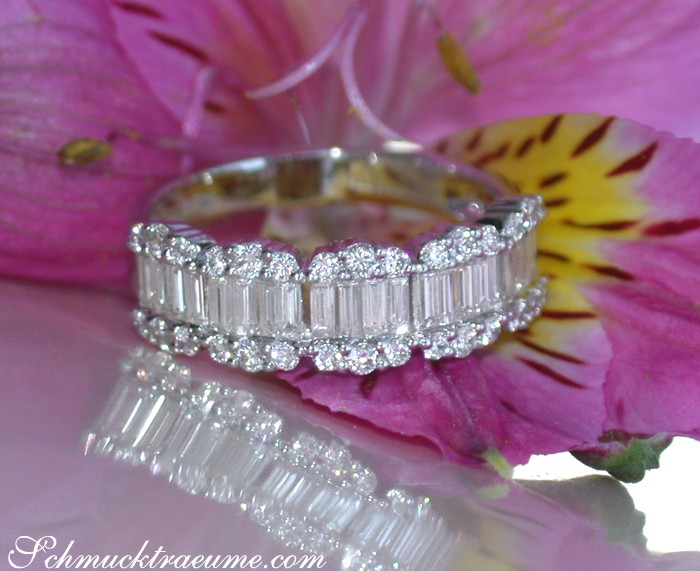Exquisite Diamond Band in Whitegold 18k #1 Exquisite Diamond Band in Whitegold 18k #1