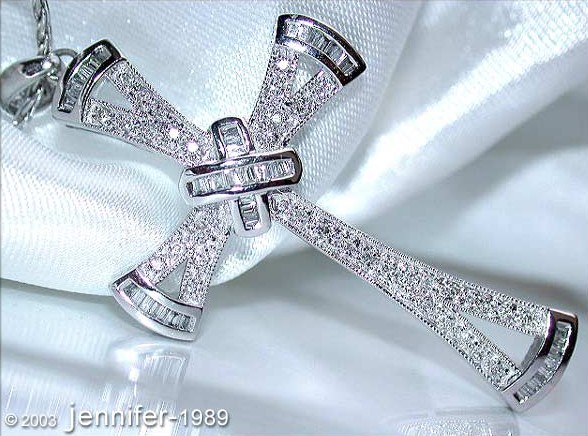 Precious Diamond Cross Pendant in White gold #1 Precious Diamond Cross Pendant in White gold #1