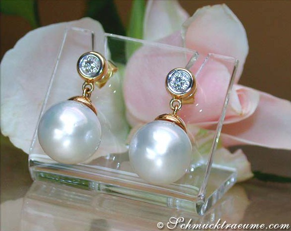 Exquisite Southsea Pearl Diamond Earrings in Yellow gold #1 Exquisite Southsea Pearl Diamond Earrings in Yellow gold #1