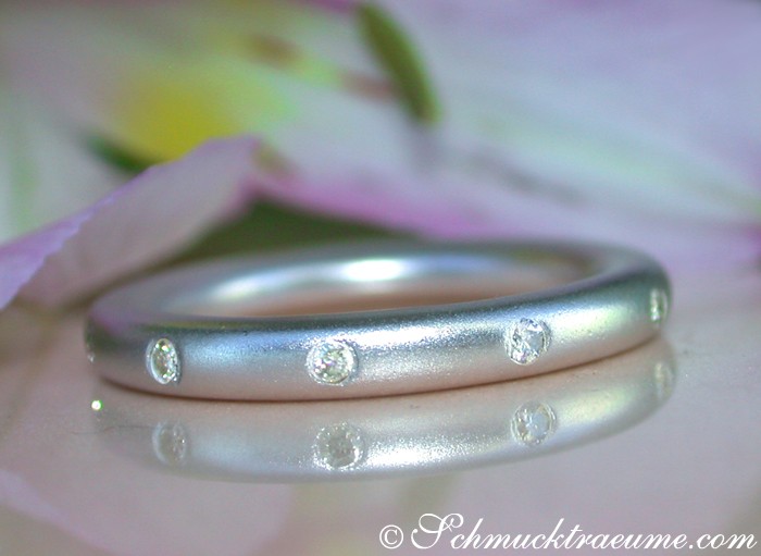 Enchanting Diamond Starry Sky Band in White gold #1 Enchanting Diamond Starry Sky Band in White gold #1