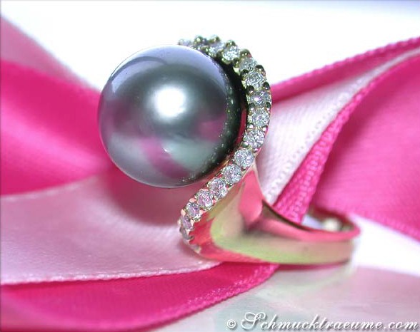 Precious Tahitian Pearl Ring with Diamond Collar in Yellow Gold #1 Precious Tahitian Pearl Ring with Diamond Collar in Yellow Gold #1