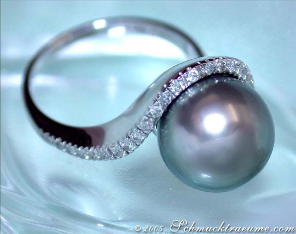 Precious Tahitian Pearl Ring with Diamond Collar in White gold #1 Precious Tahitian Pearl Ring with Diamond Collar in White gold #1