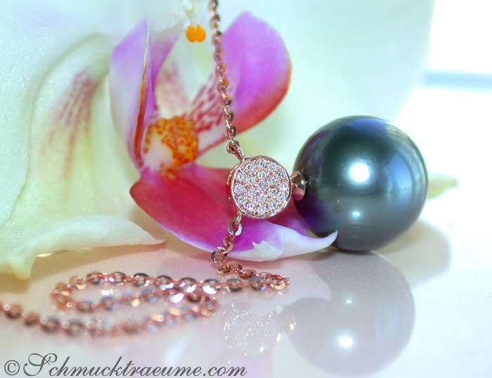 Edler Tahitperle Anhänger mit Diamanten an Kette #1 Edler Tahitperle Anhänger mit Diamanten an Kette #1