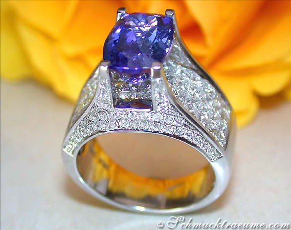 Splendid Tanzanite Ring with Diamonds #1 Splendid Tanzanite Ring with Diamonds #1