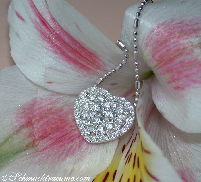 Elegant Diamond Heart Pendant incl. Chain #1 Elegant Diamond Heart Pendant incl. Chain #1
