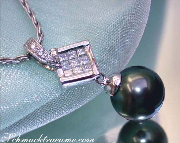 Picture perfect Tahitian Pearl Pendant with Diamonds #1 Picture perfect Tahitian Pearl Pendant with Diamonds #1