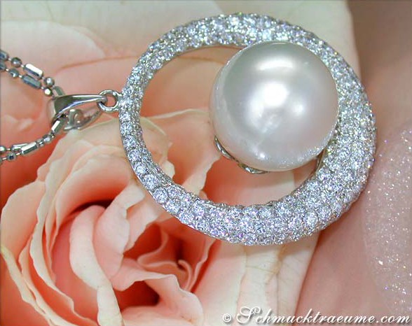 Terrific Southsea Pearl Pendant with Diamonds #1 Terrific Southsea Pearl Pendant with Diamonds #1