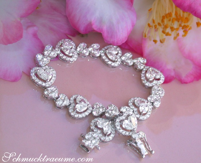 Tremendous Diamond Heart Bracelet (8.95 ct.) #1 Tremendous Diamond Heart Bracelet (8.95 ct.) #1