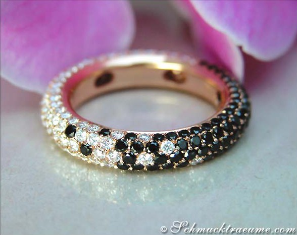 Exquisite Black & White Diamond Eternity Ring #1 Exquisite Black & White Diamond Eternity Ring #1