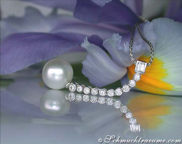 Extra long South Sea Pearl Pendant with Diamonds #1 Extra long South Sea Pearl Pendant with Diamonds #1