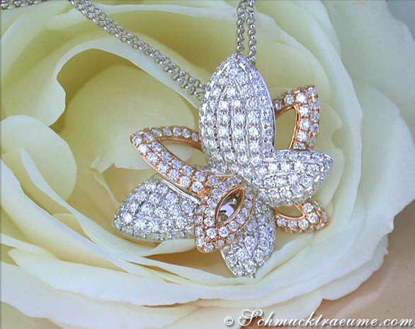 Beautiful Diamond Butterfly Pendant #1 Beautiful Diamond Butterfly Pendant #1